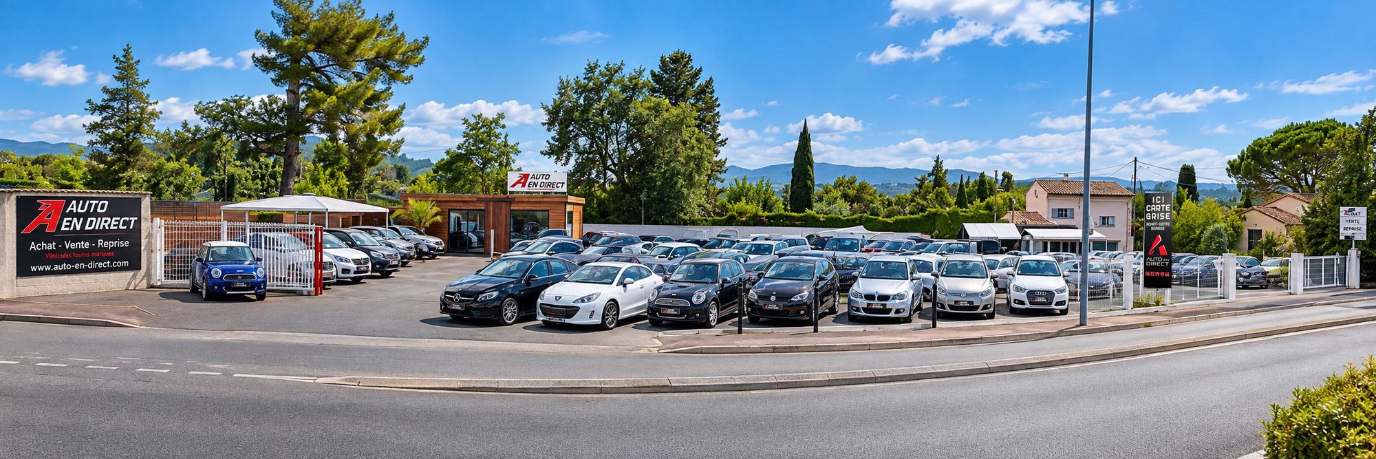 Agence Auto en Direct à Mougins, totem « Ici carte grise »